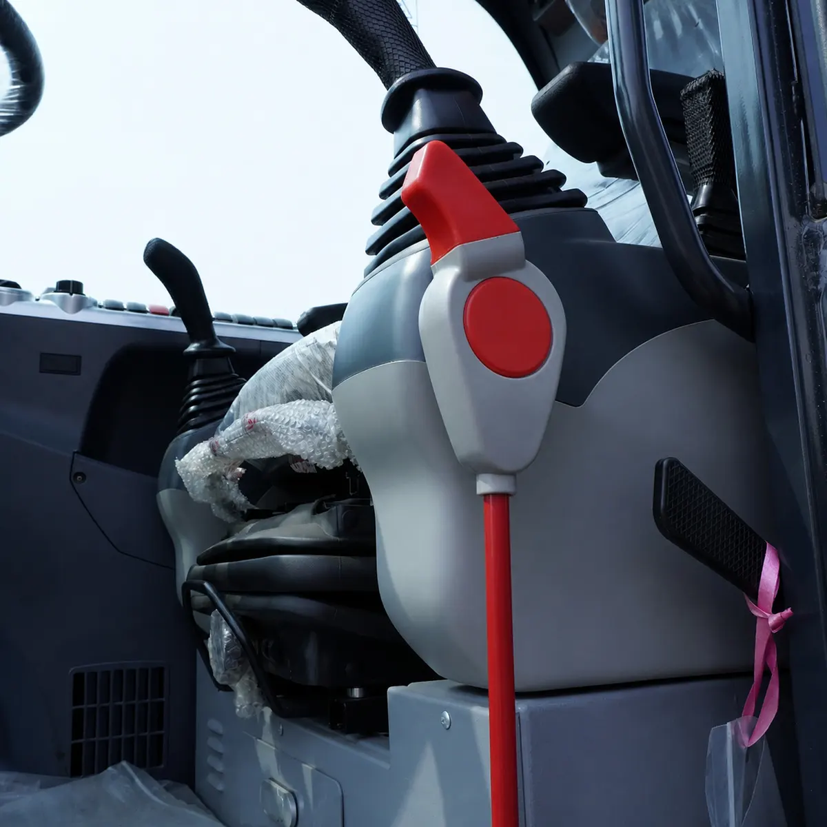 ZT60W – Detail View – 01 – Pilot Safety Lock