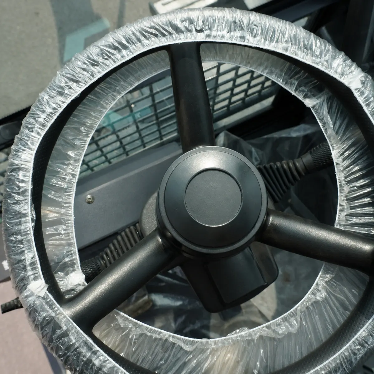 ZT60W – Detail View – 12 – Steering Wheel