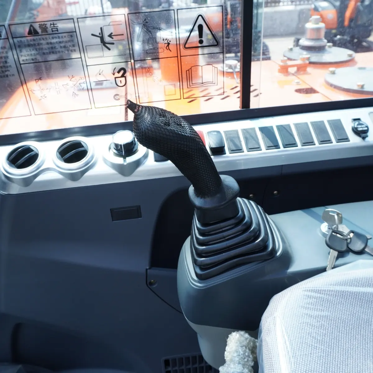 ZT85W – Detail View – 05 – Control Lever – Angle 2