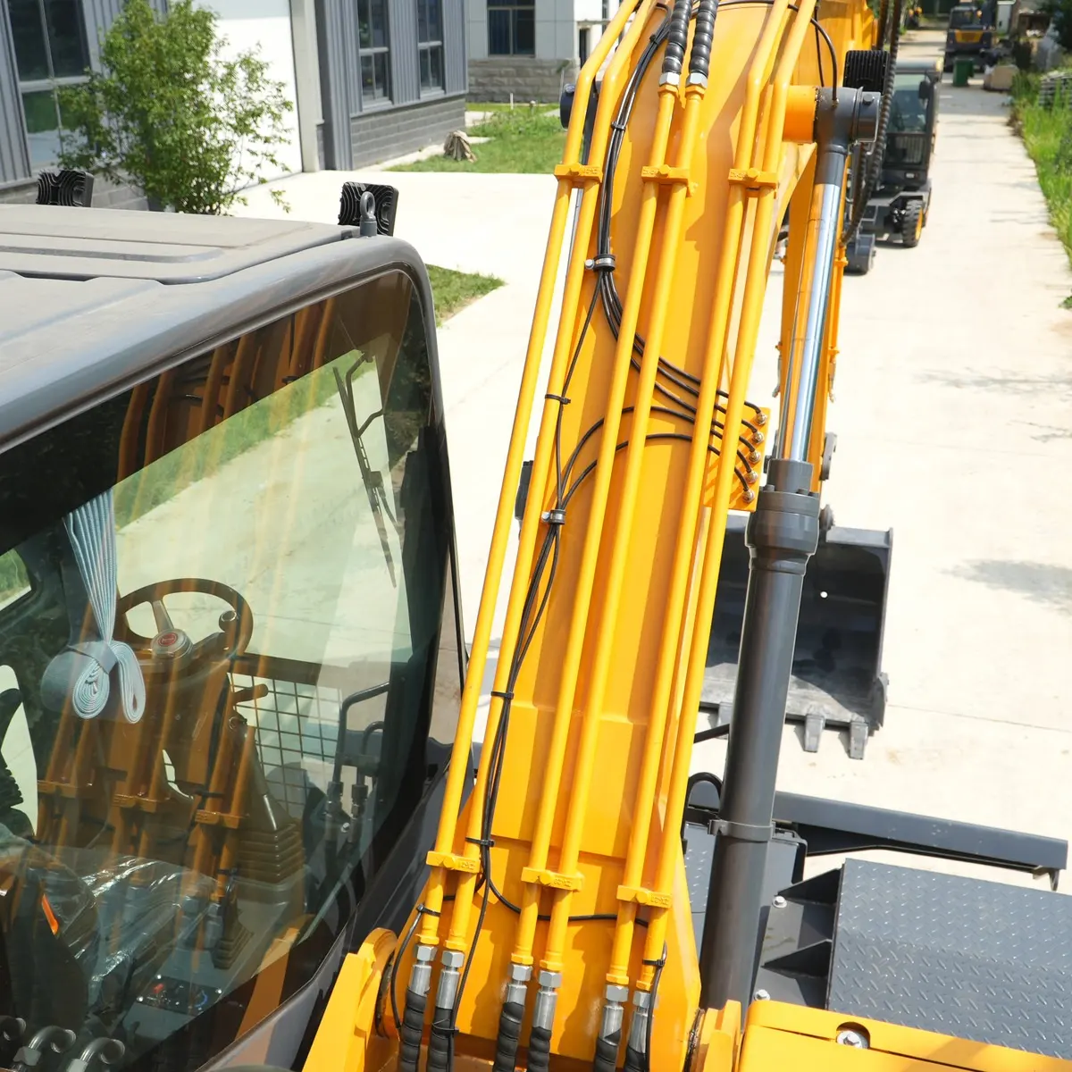 boom-hydraulic-lines
