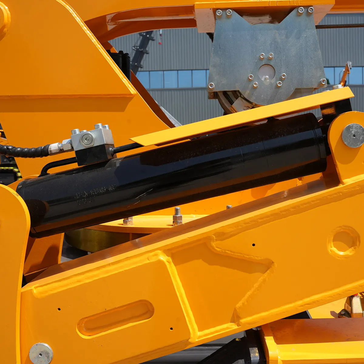 boom-lift-cylinder