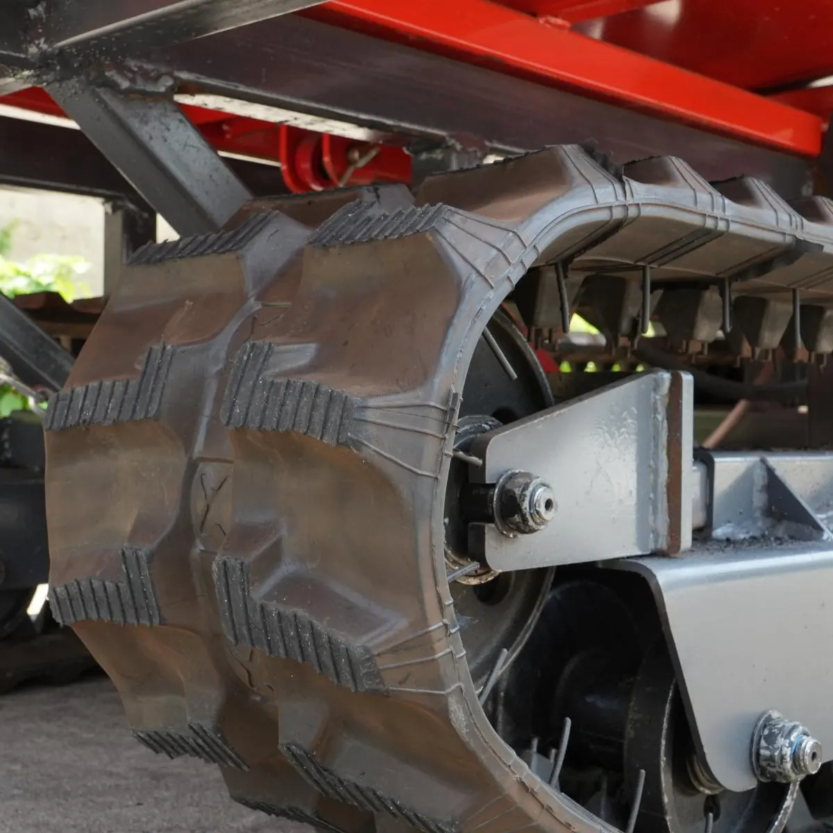 drive-sprocket-and-track