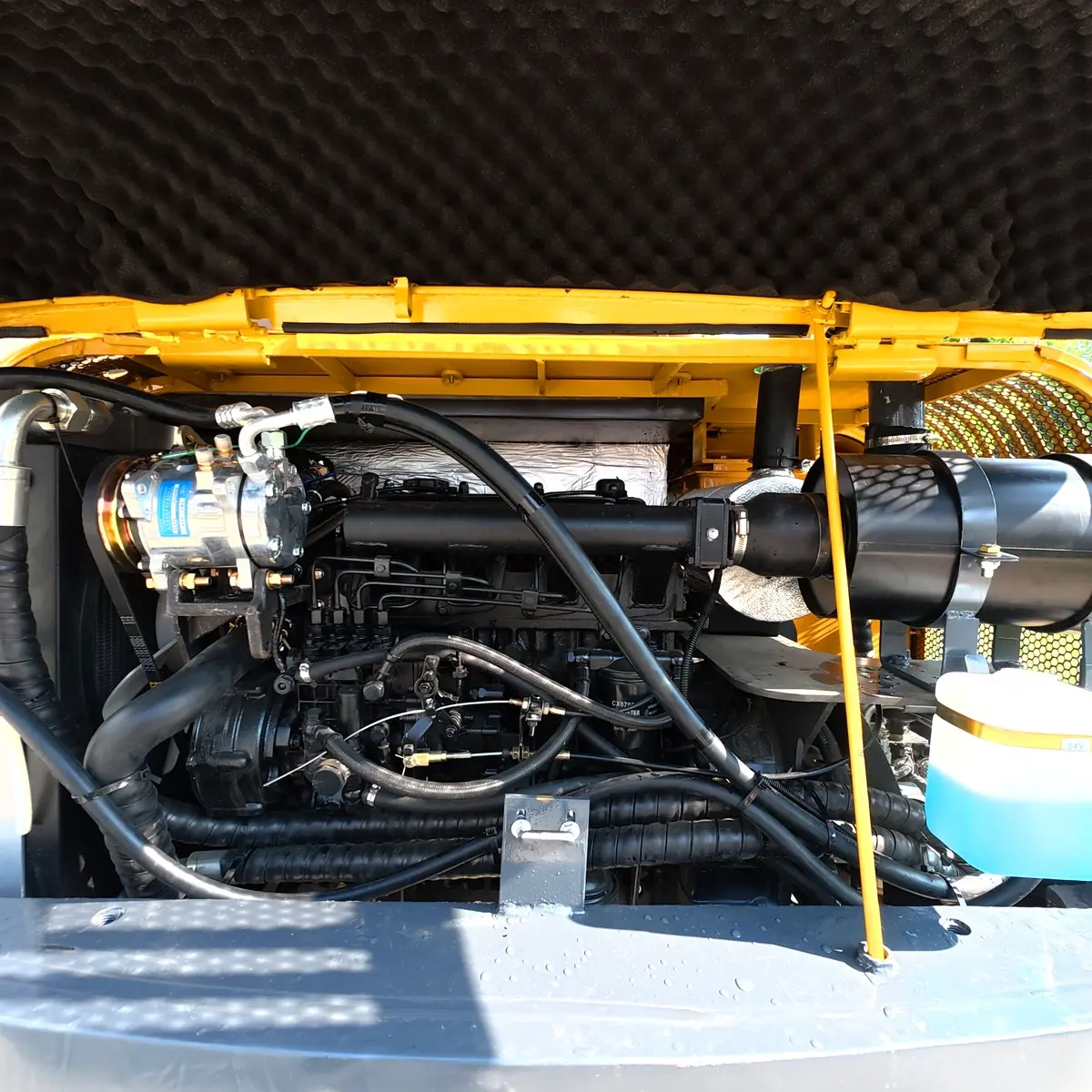 engine-compartment