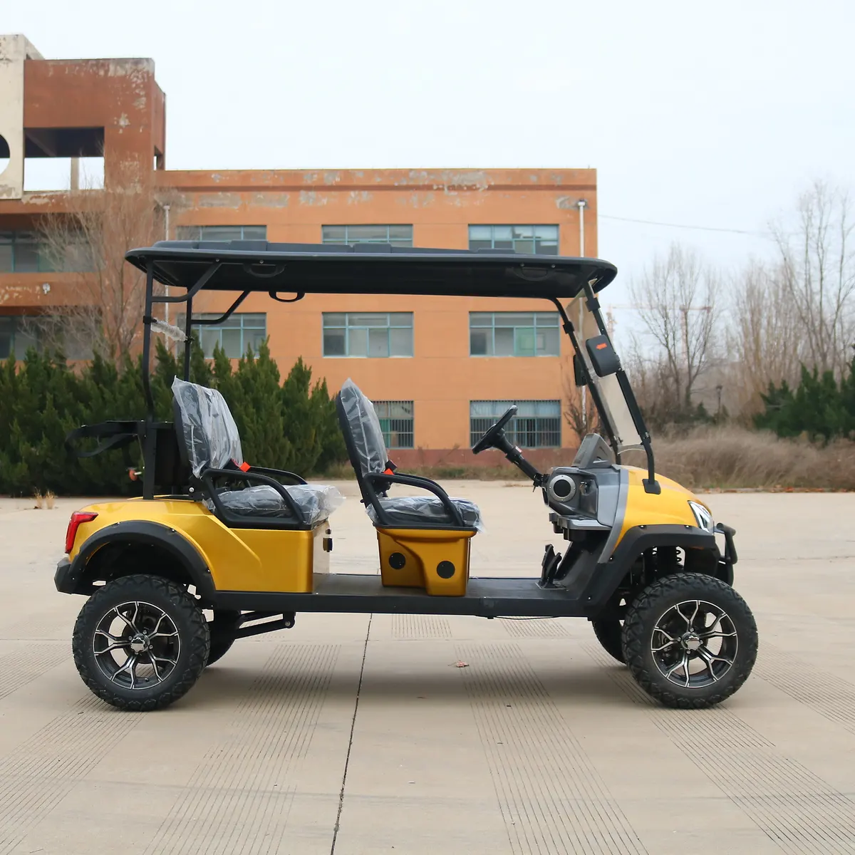 Main product photo – Right-side view