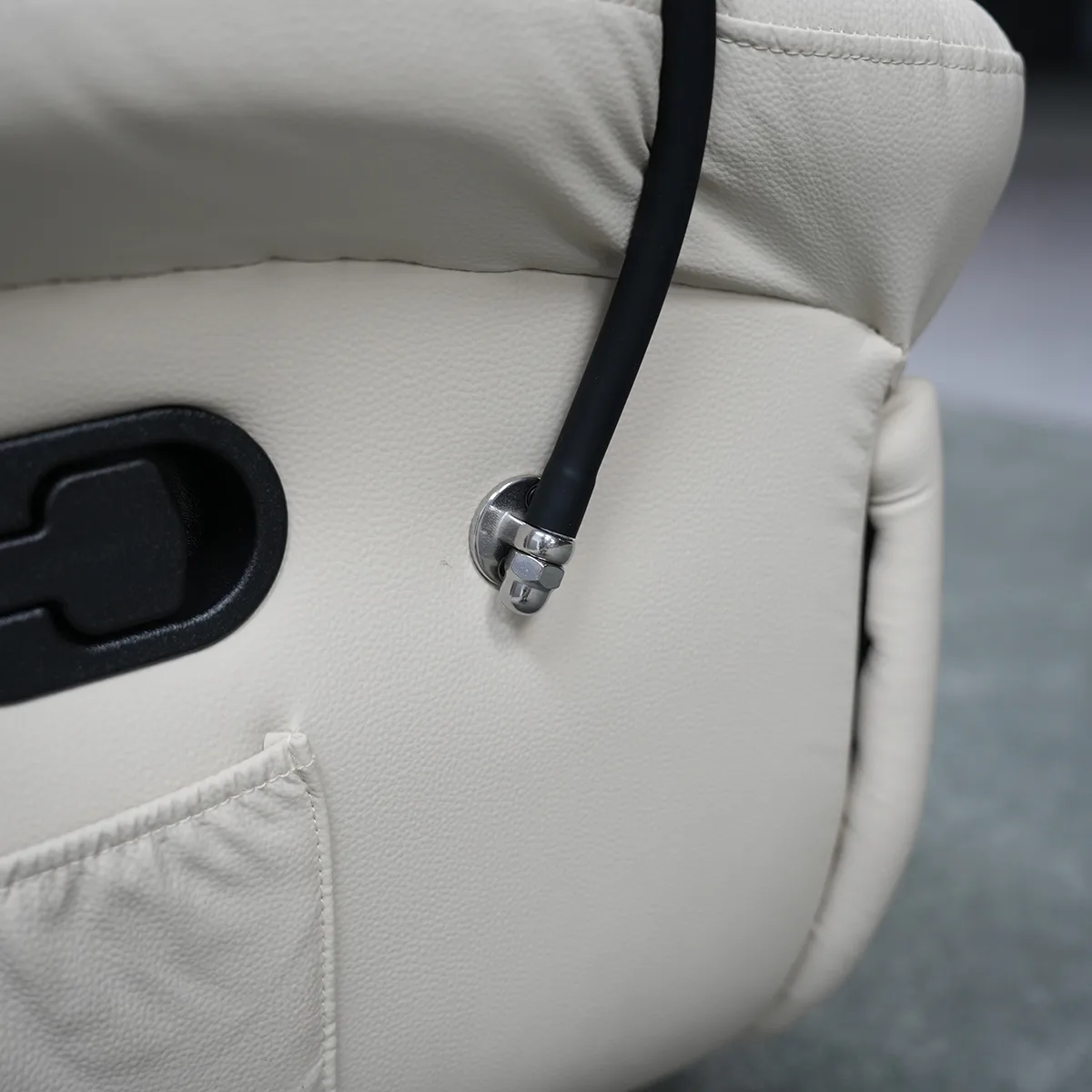Side pocket and adjustment switch