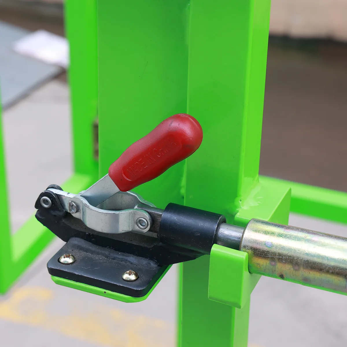 Manipolatore di materiale ad alta quota completamente e semi-elettrico-Vista dettagliata-Maniglia di bloccaggio del guardrail