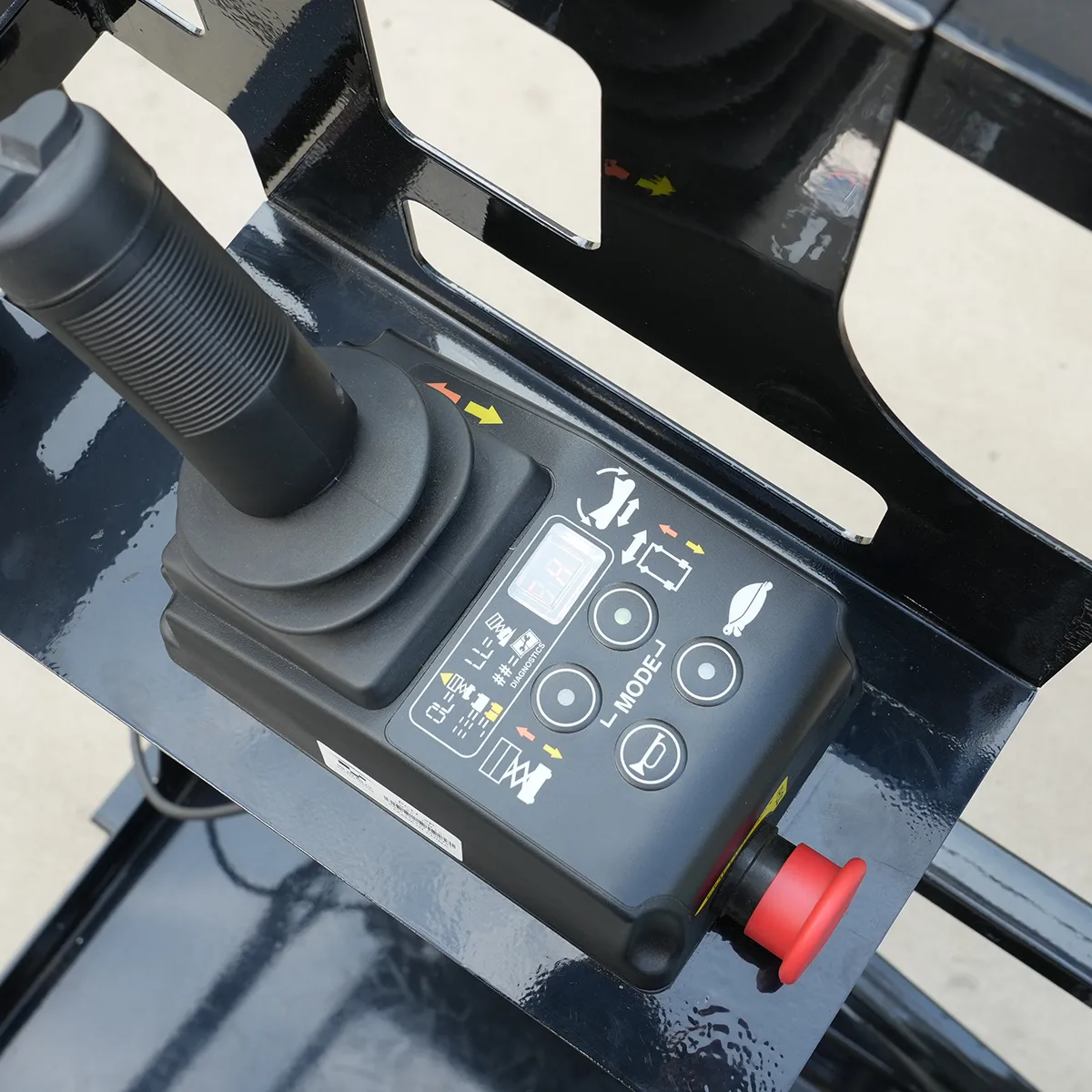 All-Electric Mast-Type Aerial Work Platform ARPT6-1100 – Detail View – Front of the Platform Controller