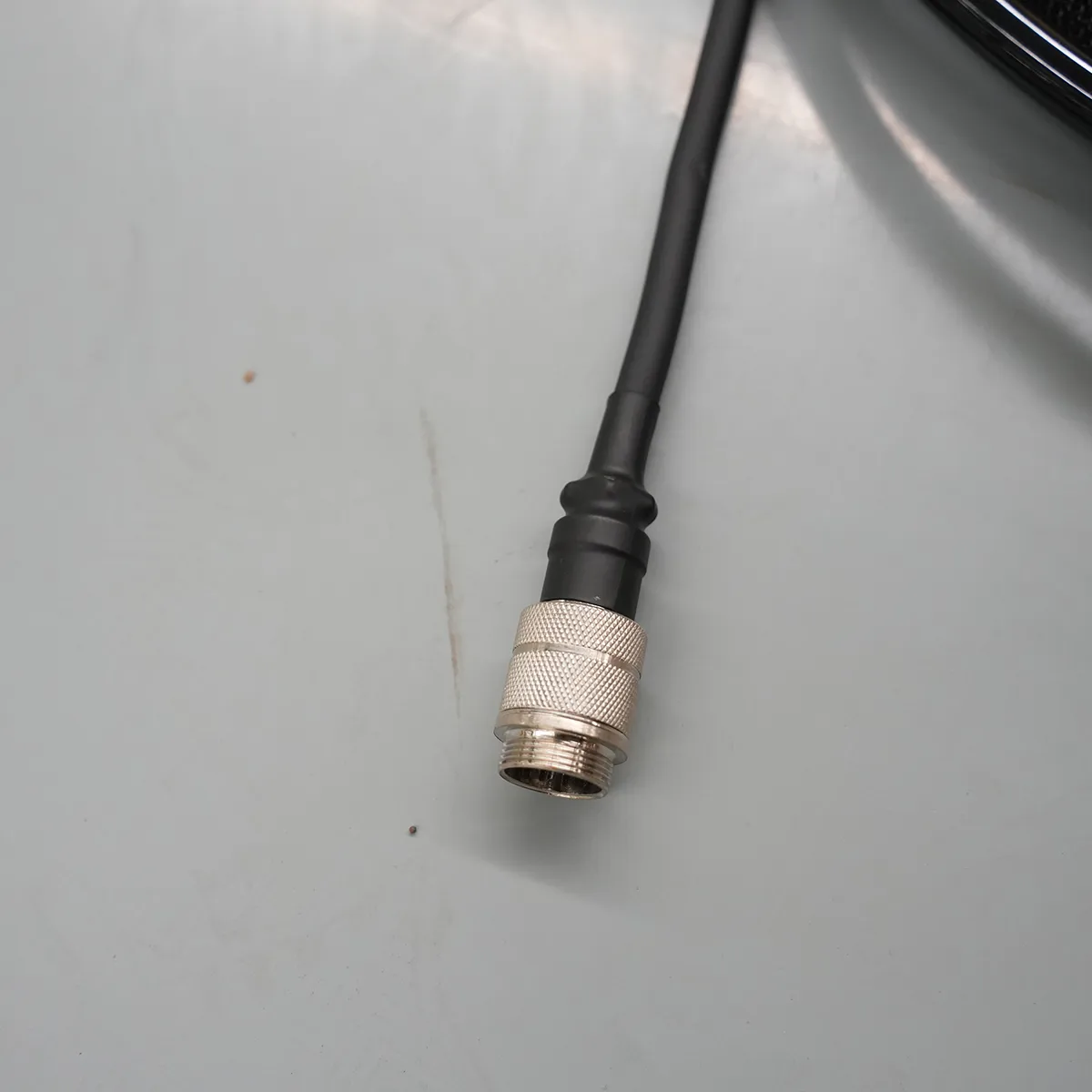 Máquina de limpeza fotovoltaica portátil escova de cabeça única-S1-Vista detalhada-Conector macho impermeável aviação