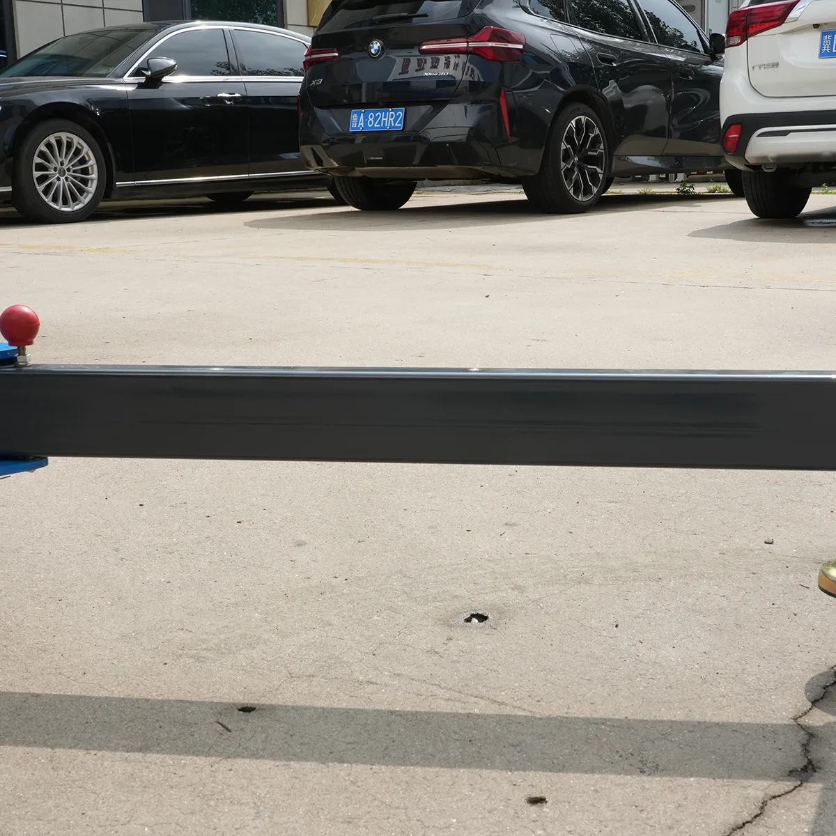Two-Mast Aluminum Alloy Lift Platform GTWY10-200 – Detail View – Swivel Legs