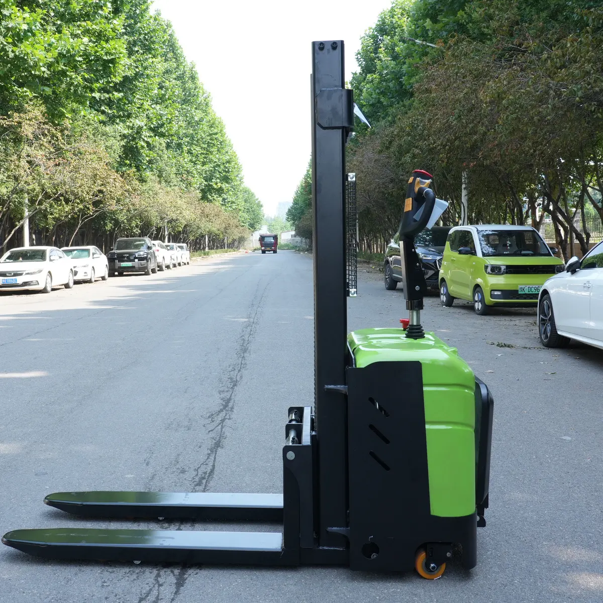 Carrello elevatore 1 (verde)-immagine principale-lato destro