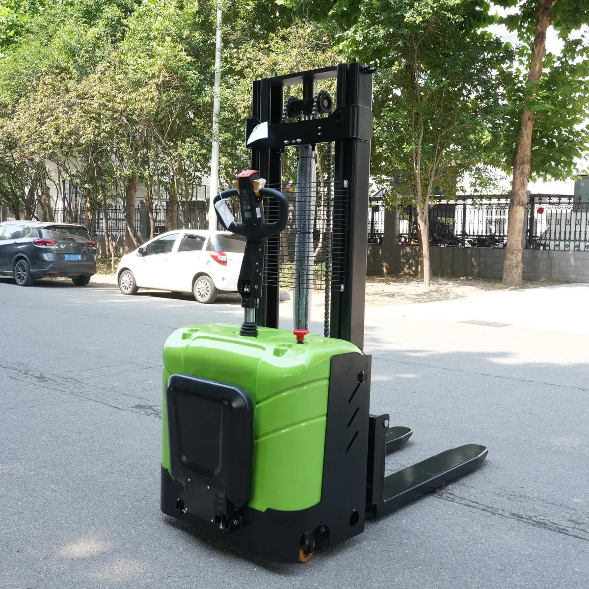 Carrello elevatore 1 (Verde)-Immagine principale-Anteriore sinistro