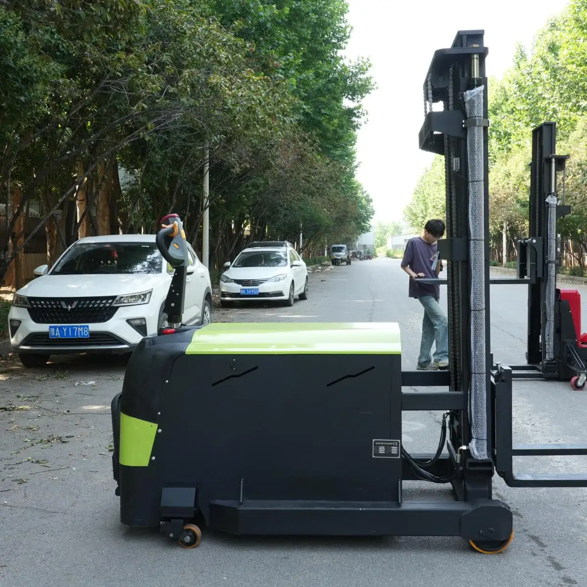 Xe nâng 6 (màu xanh lá cây lớn)-Hình ảnh Chính-bên phải
