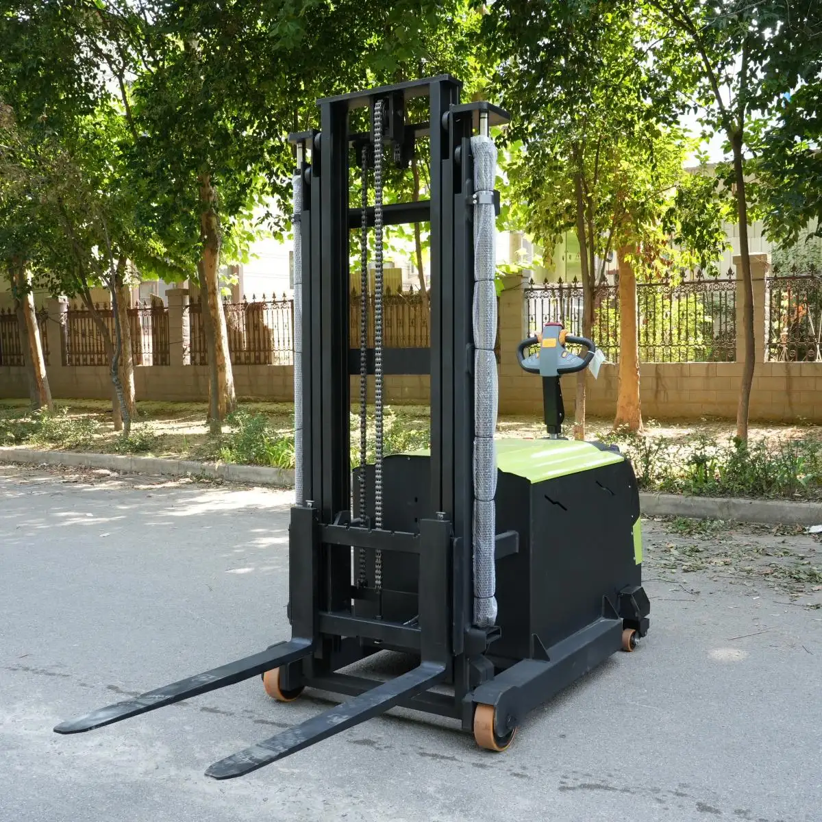 Xe nâng 6 (màu xanh lá cây lớn)-hình ảnh chính-Tầm nhìn xa từ phía trước bên phải