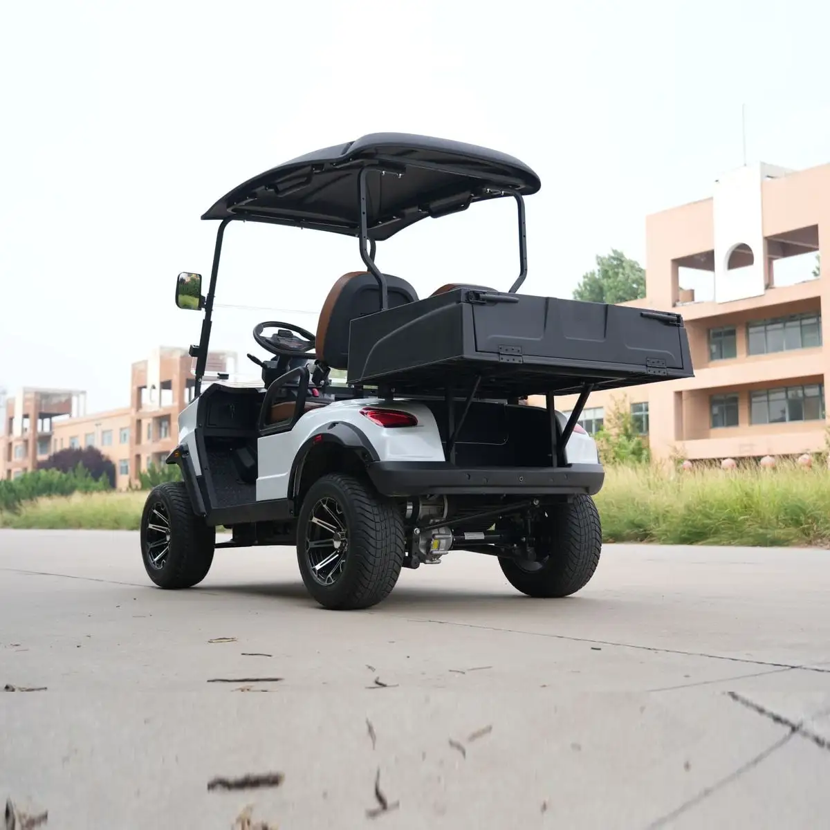 Real-life photo from multiple angles – rear left