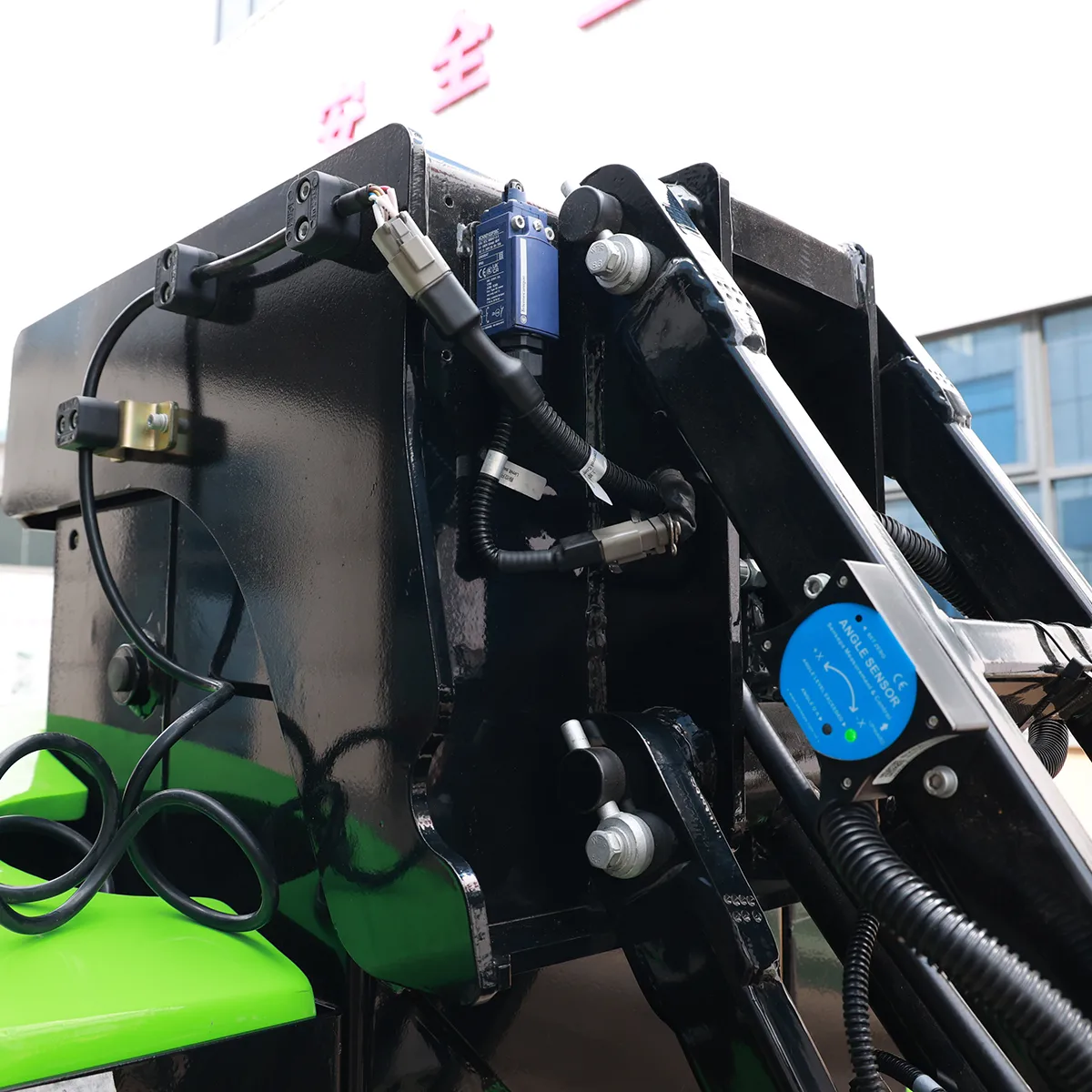 Cradle‑mast, mast‑upright, wheeled aerial work platform – detail drawing – boom hydraulic lines