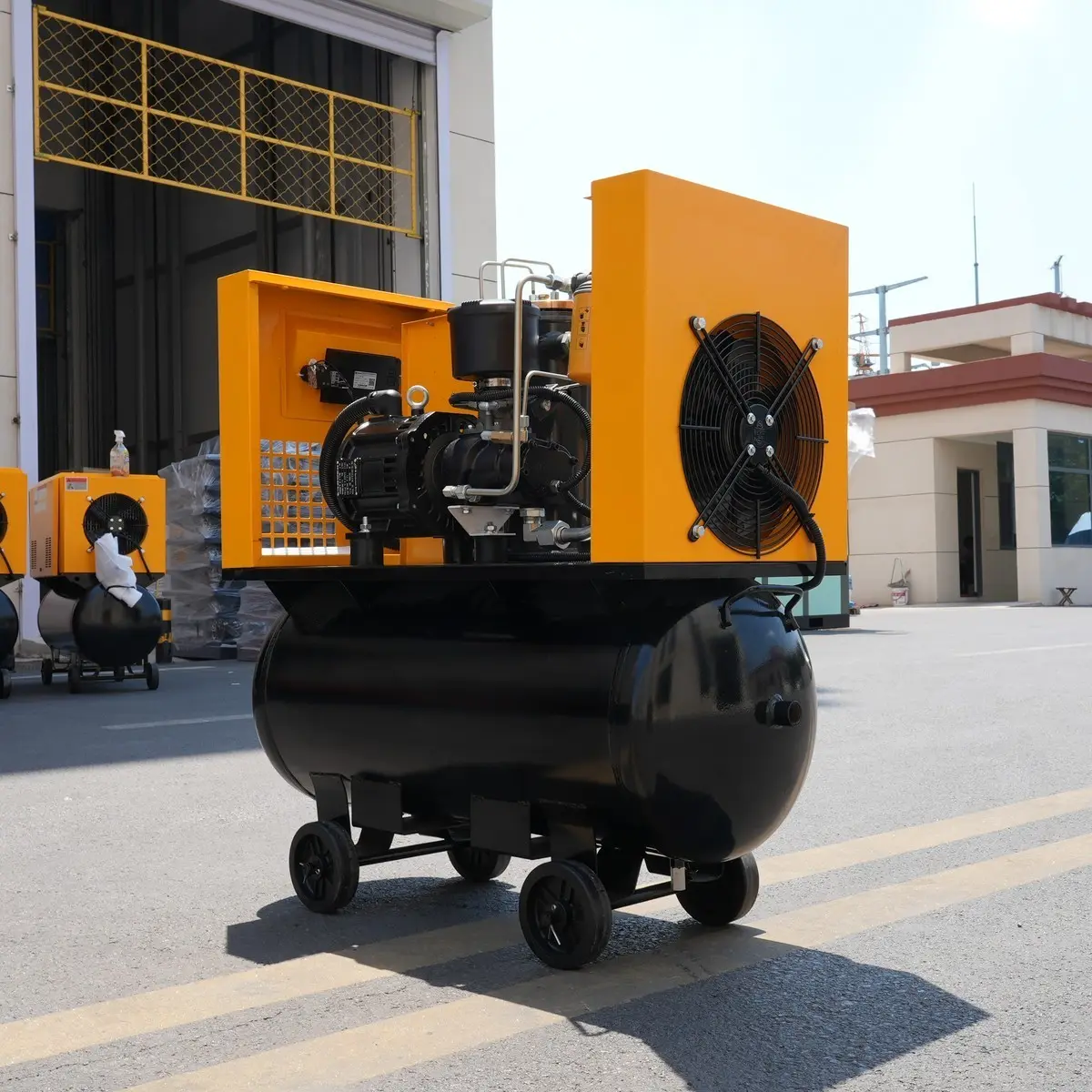 Compressore d'aria 4kW-Multi-angolo di vista 1