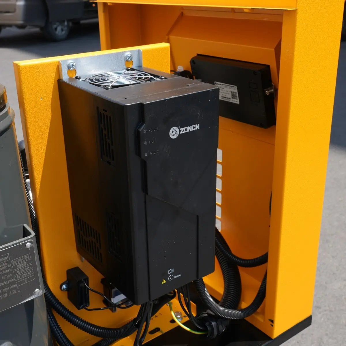 Trasunità a frequenza variabile standard 2 in 1, 4 kW, senza telaio-Dettagli-Inverter