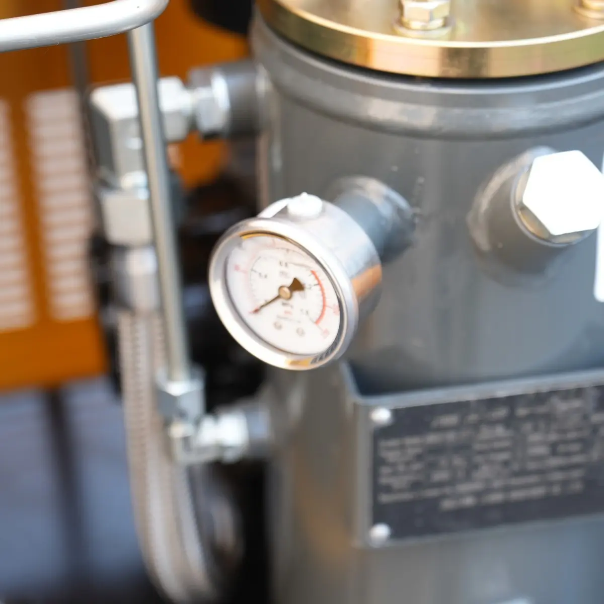 Variateur de fréquence à aimant permanent standard 2-en-1, 5,5-7,5-11 kW-Détails-Manomètre