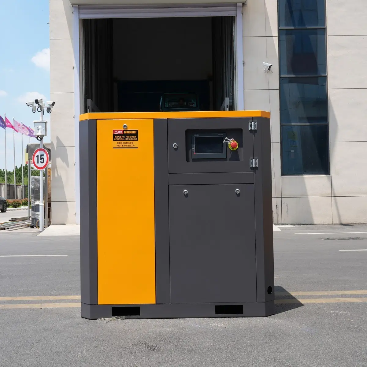 15-37 kW-os légszivattyú-Több szögben látható 5