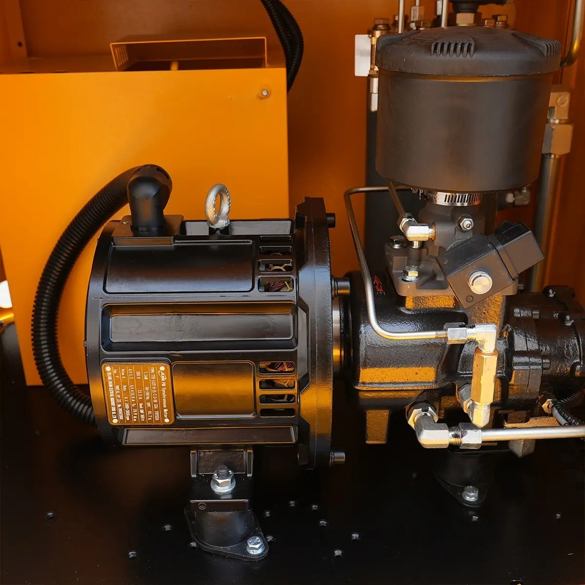 Entraînement à fréquence variable à une seule unité, 7,5 kW-détails-moteur d'entraînement et hôte de compresseur à vis