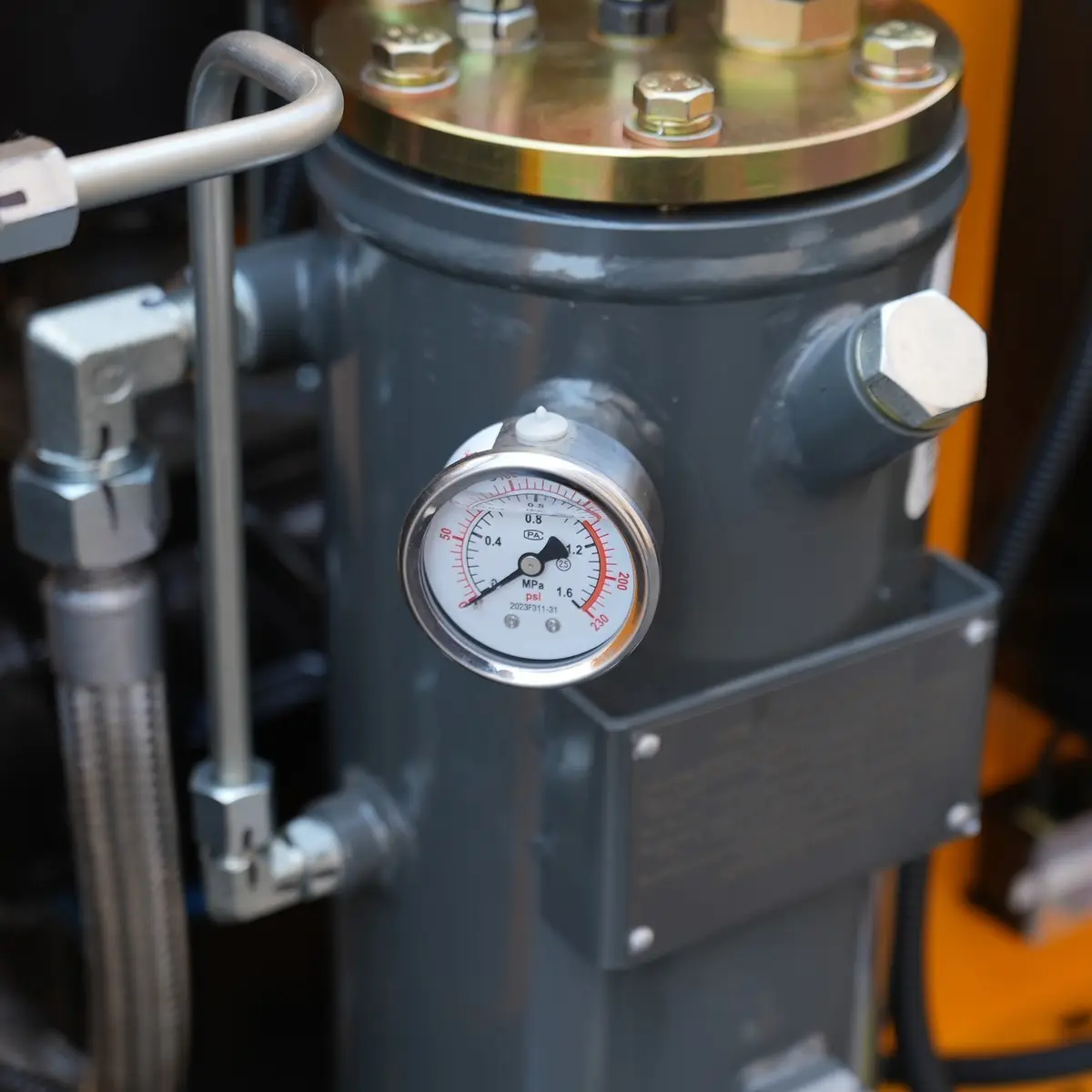 Herkömmliche Vier-in-Eins-Frequenz gesteuerte Einheit, 5, 5-7, 5-11 kW-Details: Manometer und Ölgas tank