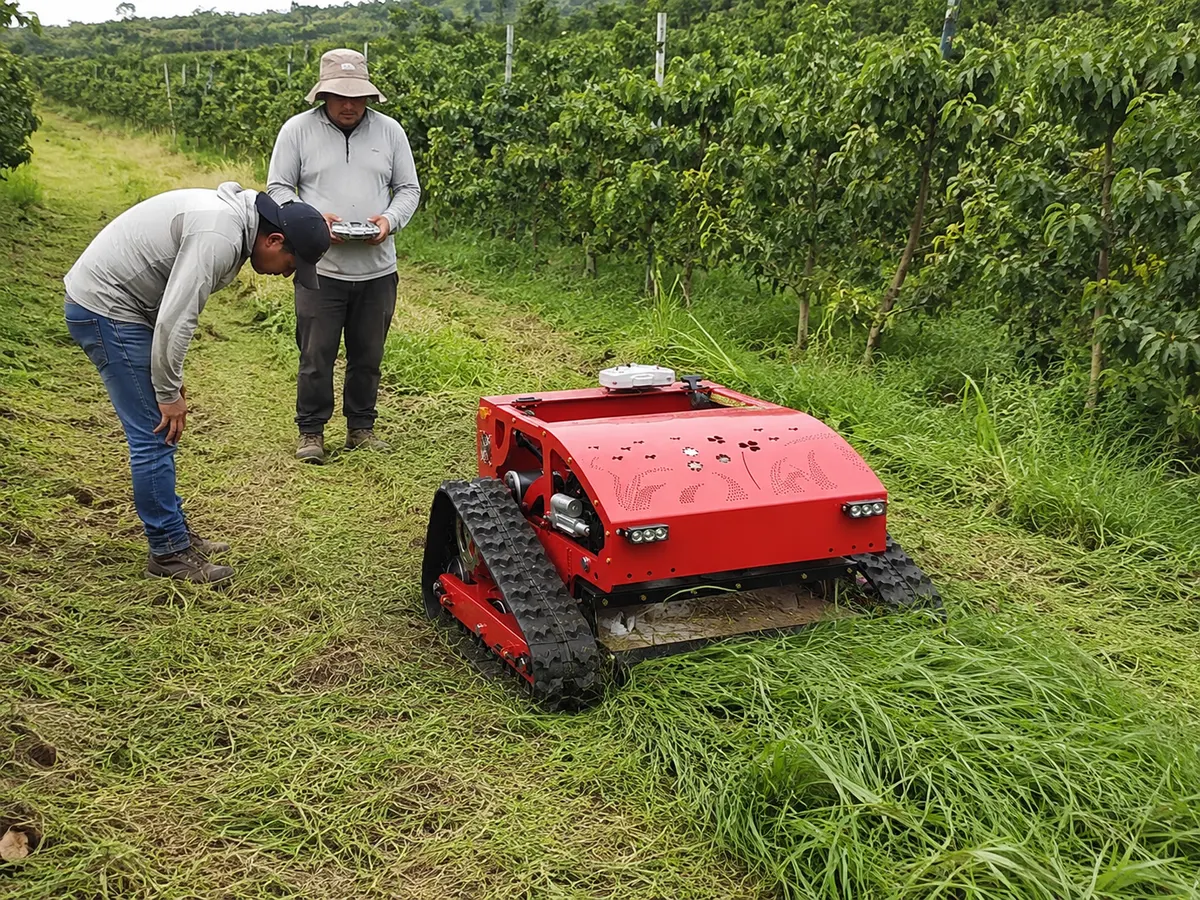 Eliminación de malezas a control remoto en huertos