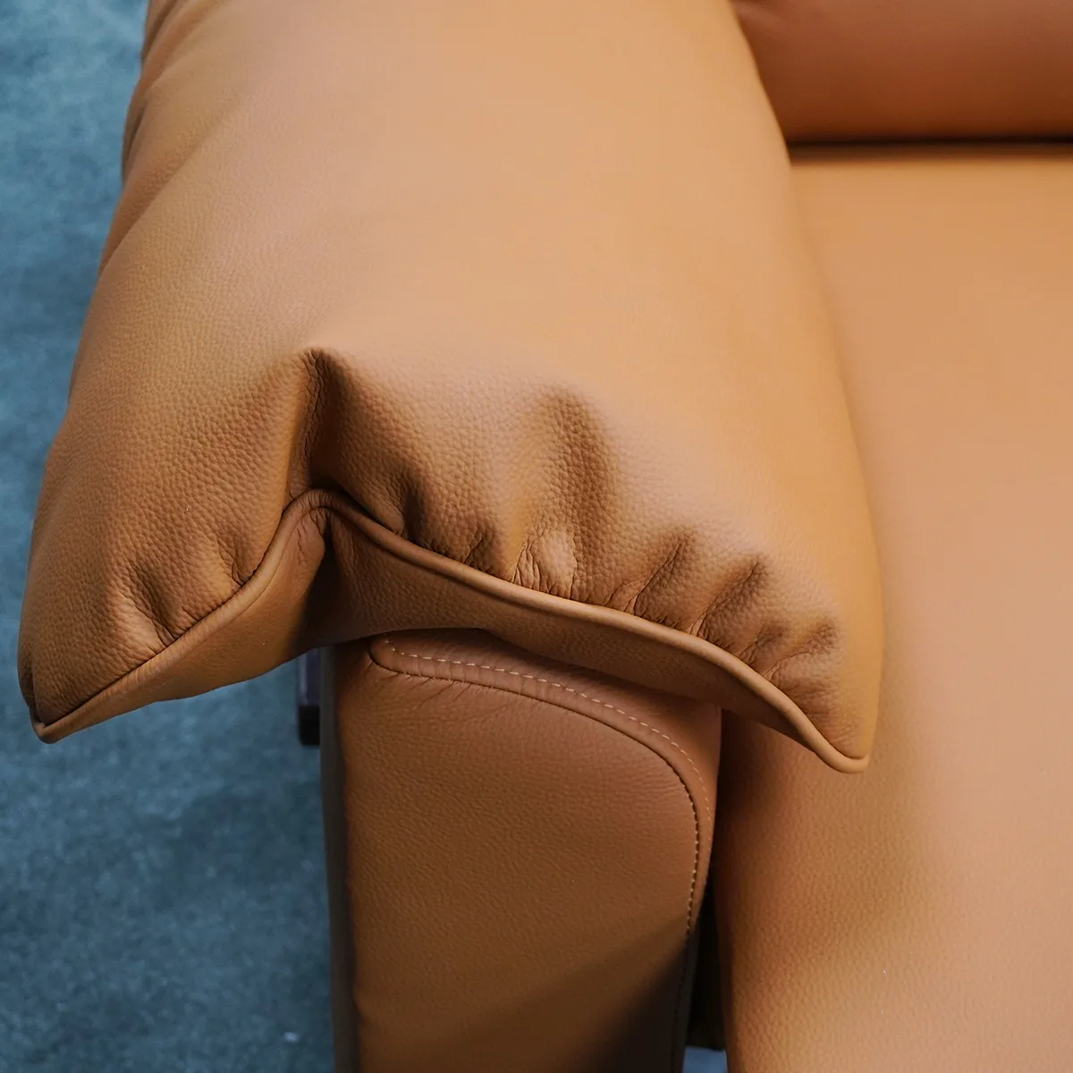 Armrest end