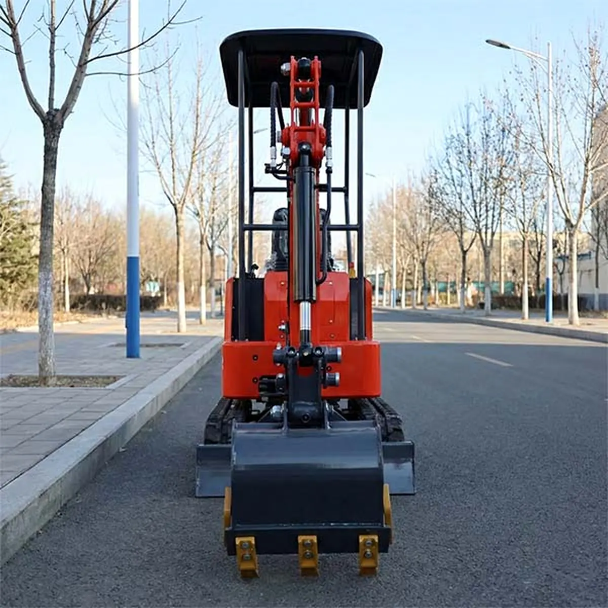 Excavator – 10 – Real-life shots from multiple angles – Front view