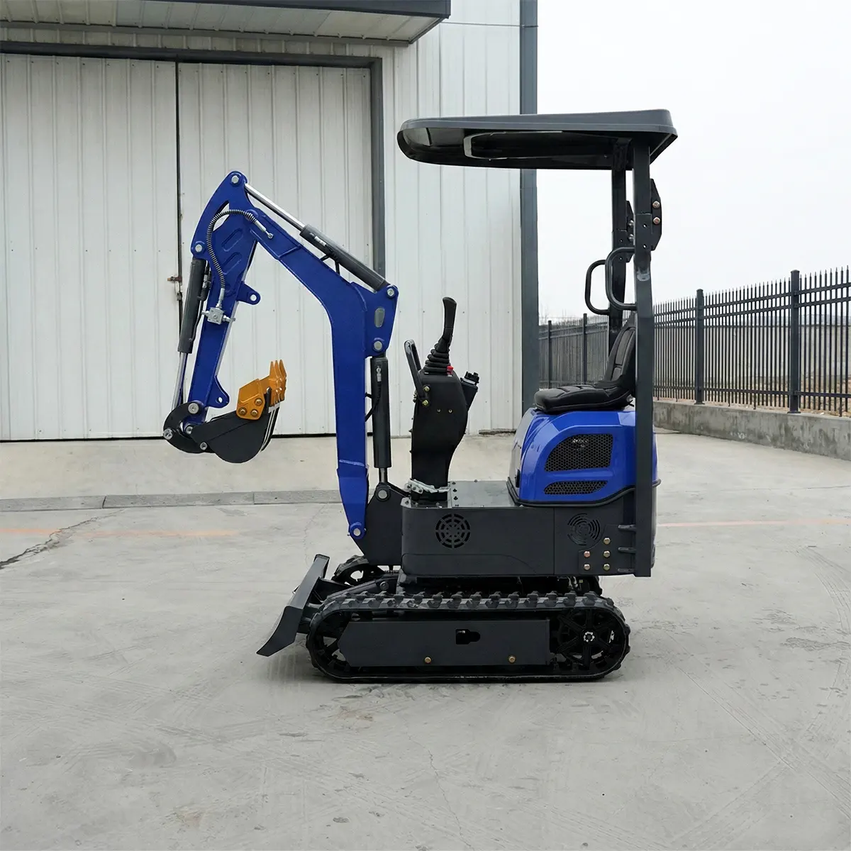 Excavator-12U-Multi-Angle real-Scene Shot-ด้านขวา