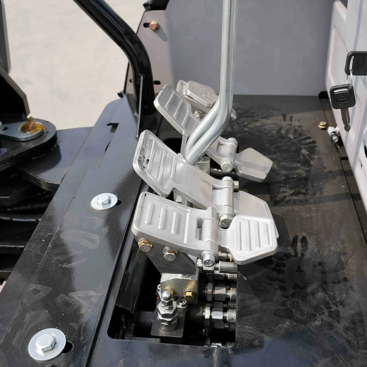 Jinan Yijia Bau bagger-YI-22-Details-04-Befestigungs pedal