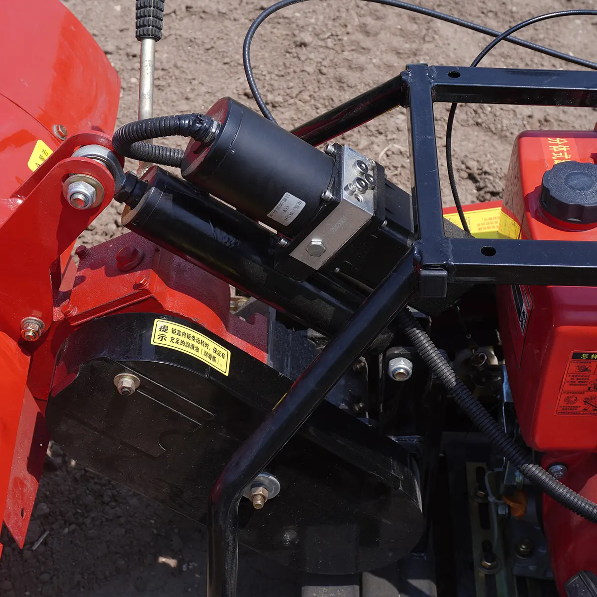 Hydraulic cylinder transmission case