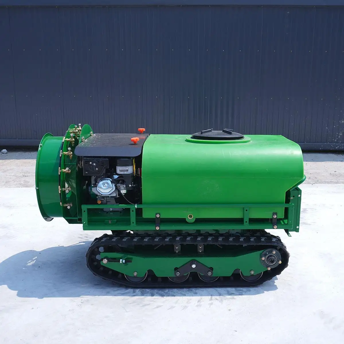 Sprayer – 400L – Multi-Angle Live Shots – Product View – 5