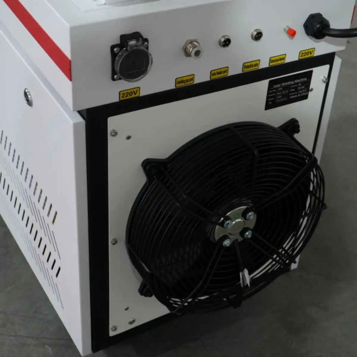 Saldatura laser tre in uno-Dettagli-Dissipazione del calore raffreddato ad aria