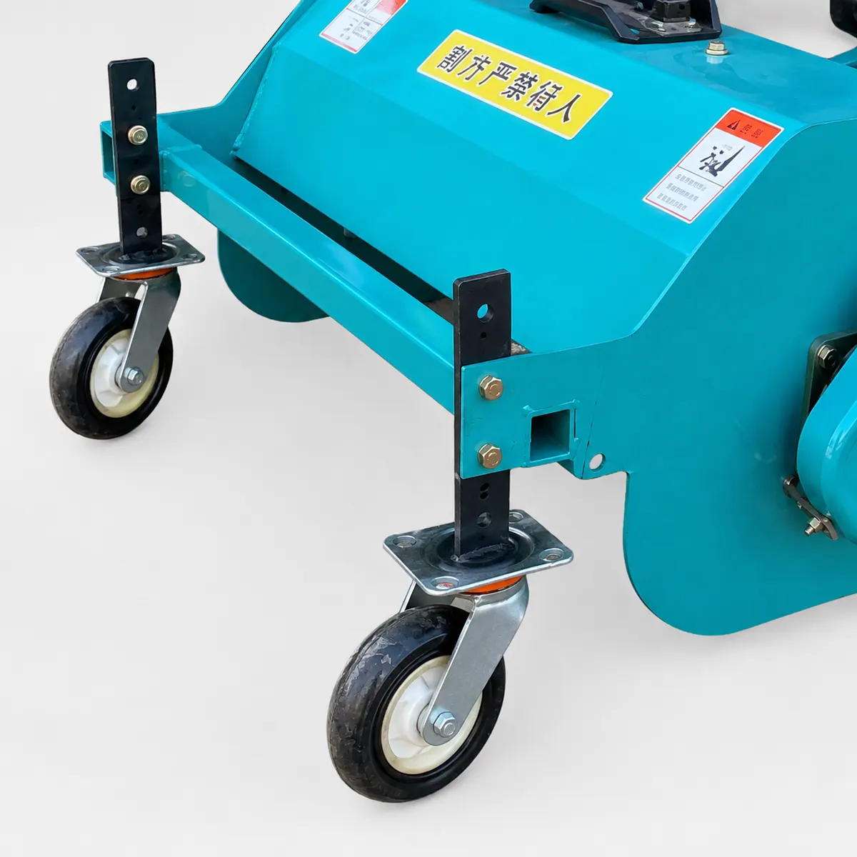 Details – Hand-propelled – 192 Diesel – 80cm Wide Flail Mower – Adjustable Universal Support Wheel Assembly