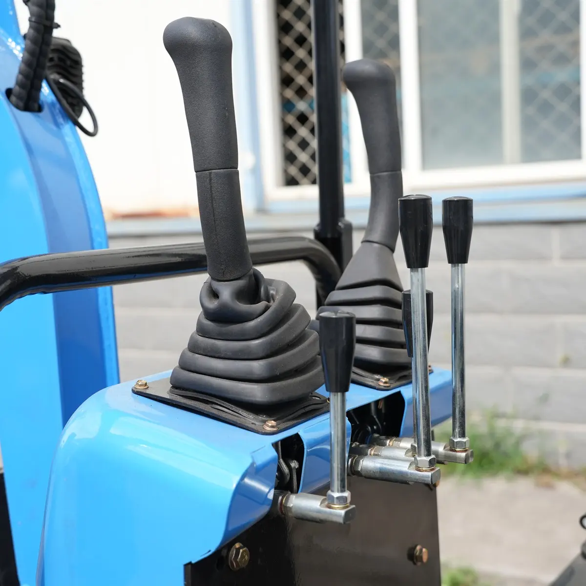 Details-Operating Handle