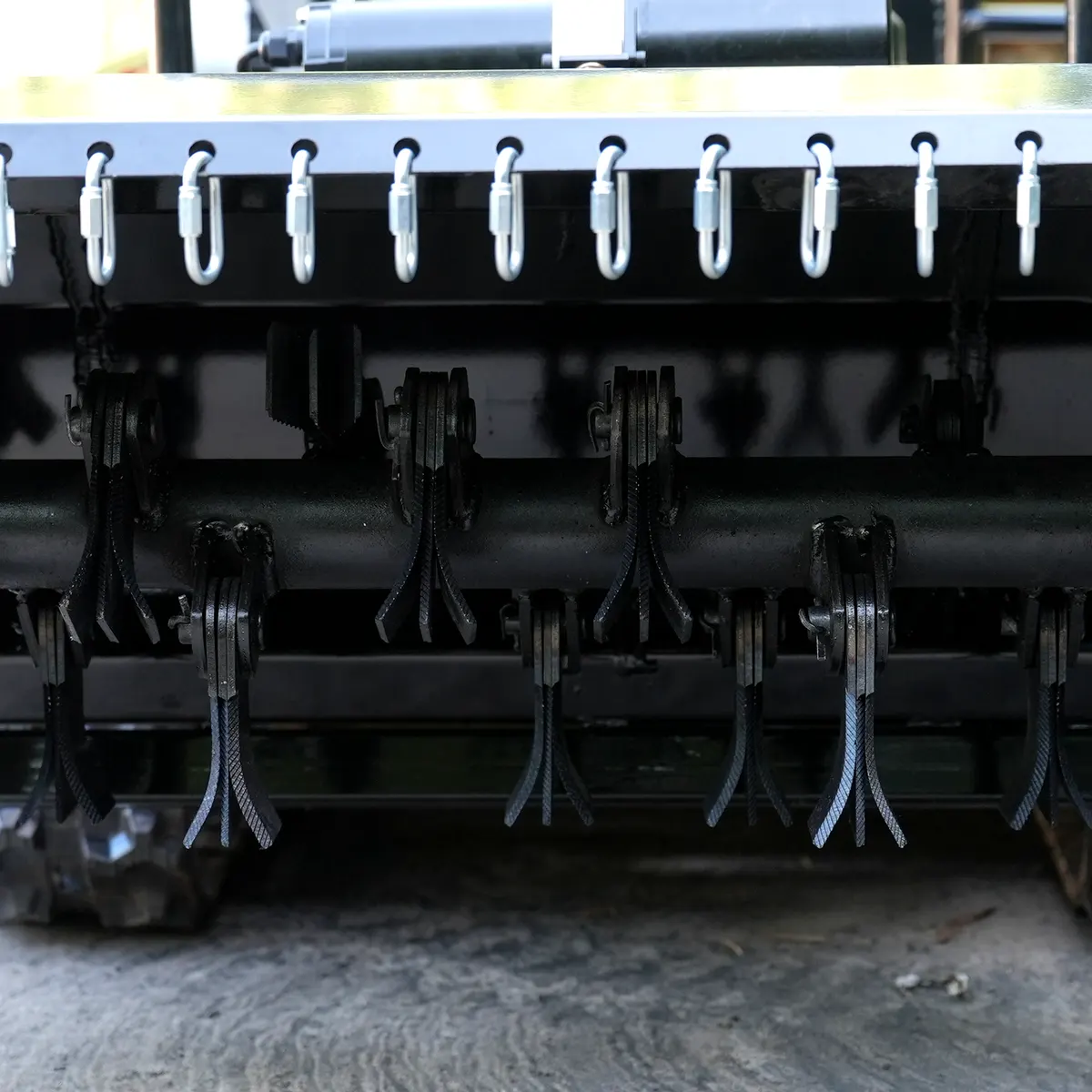 Detail View – Cutter Guard Chain – Front View