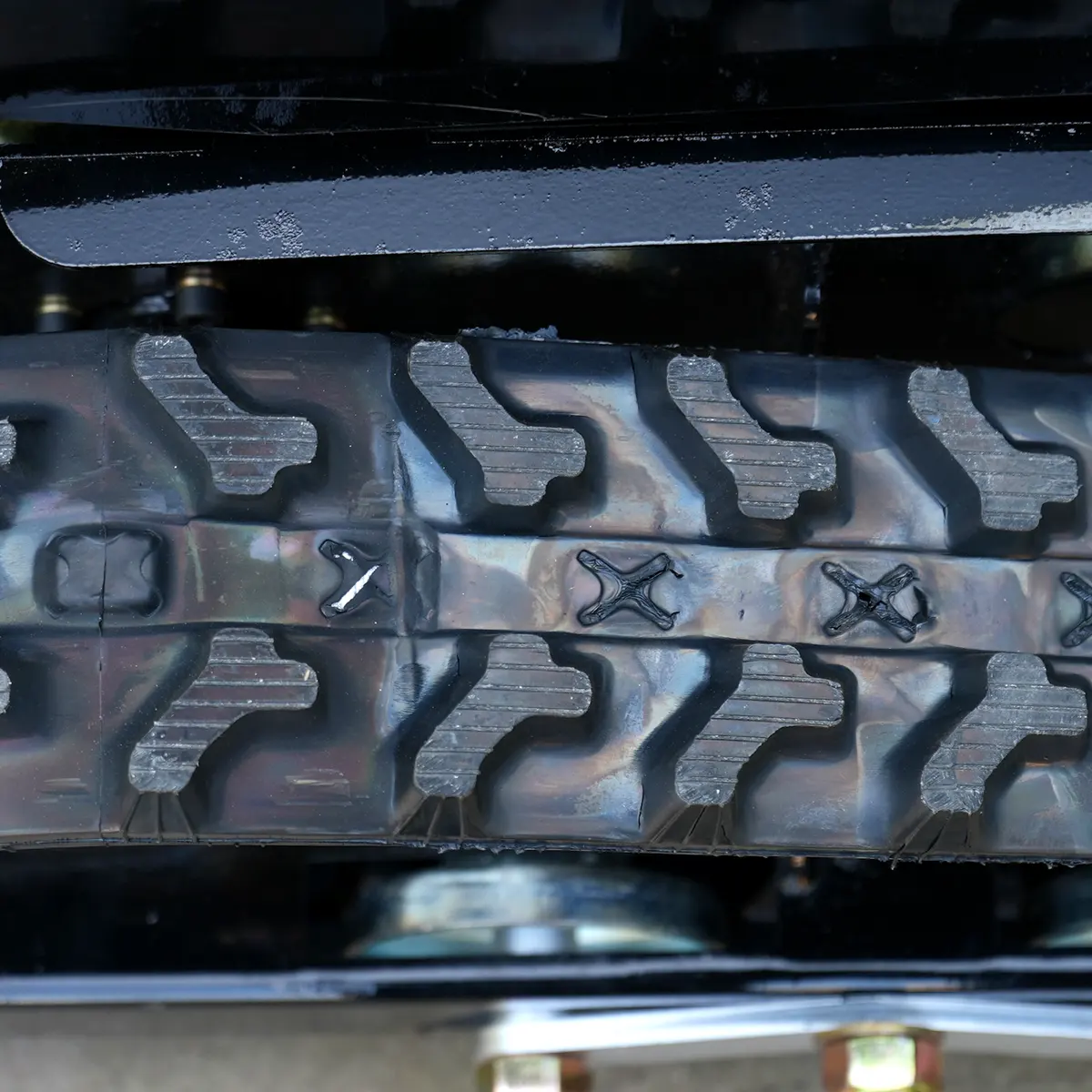 Detail view – Track anti-skid tread pattern