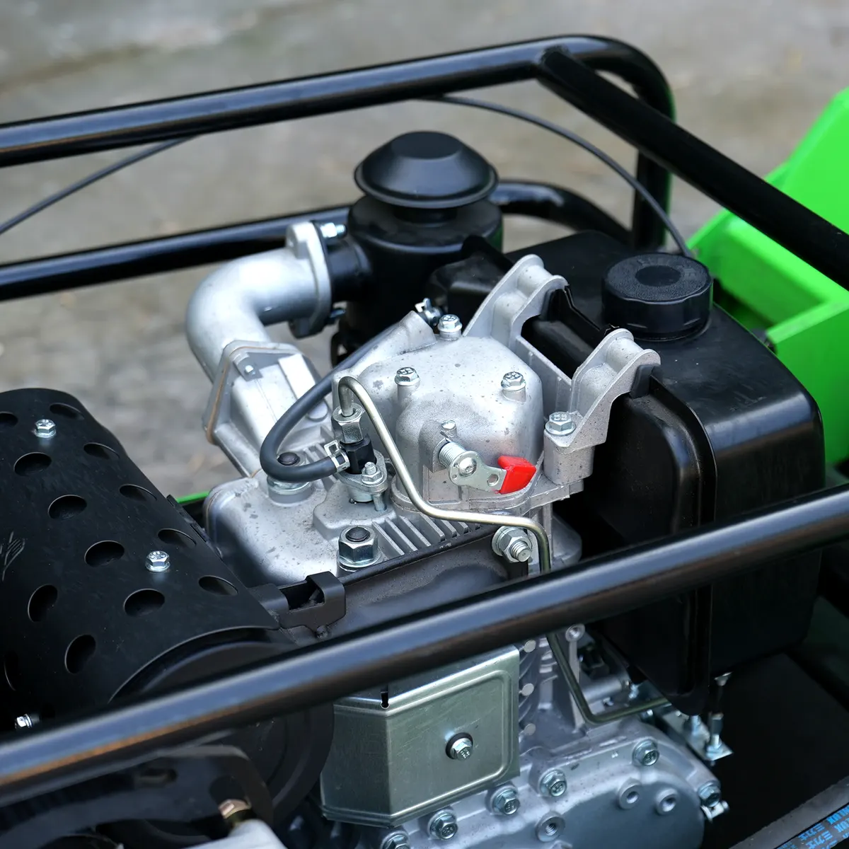 Detail view – Diesel engine muffler – Side view