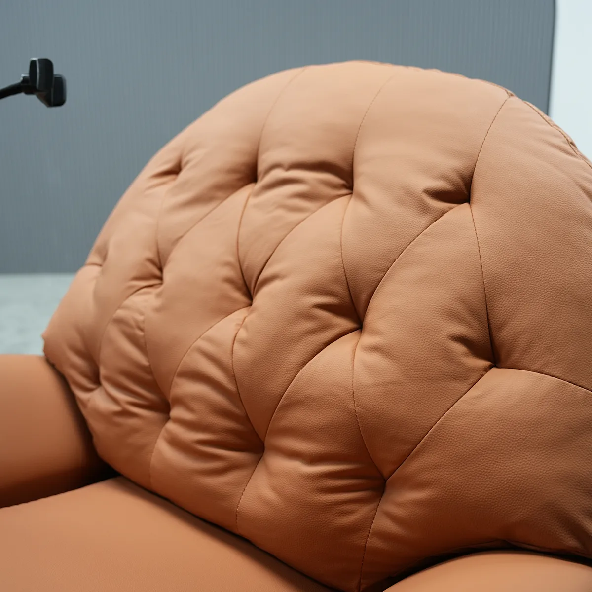 Diamond-patterned backrest