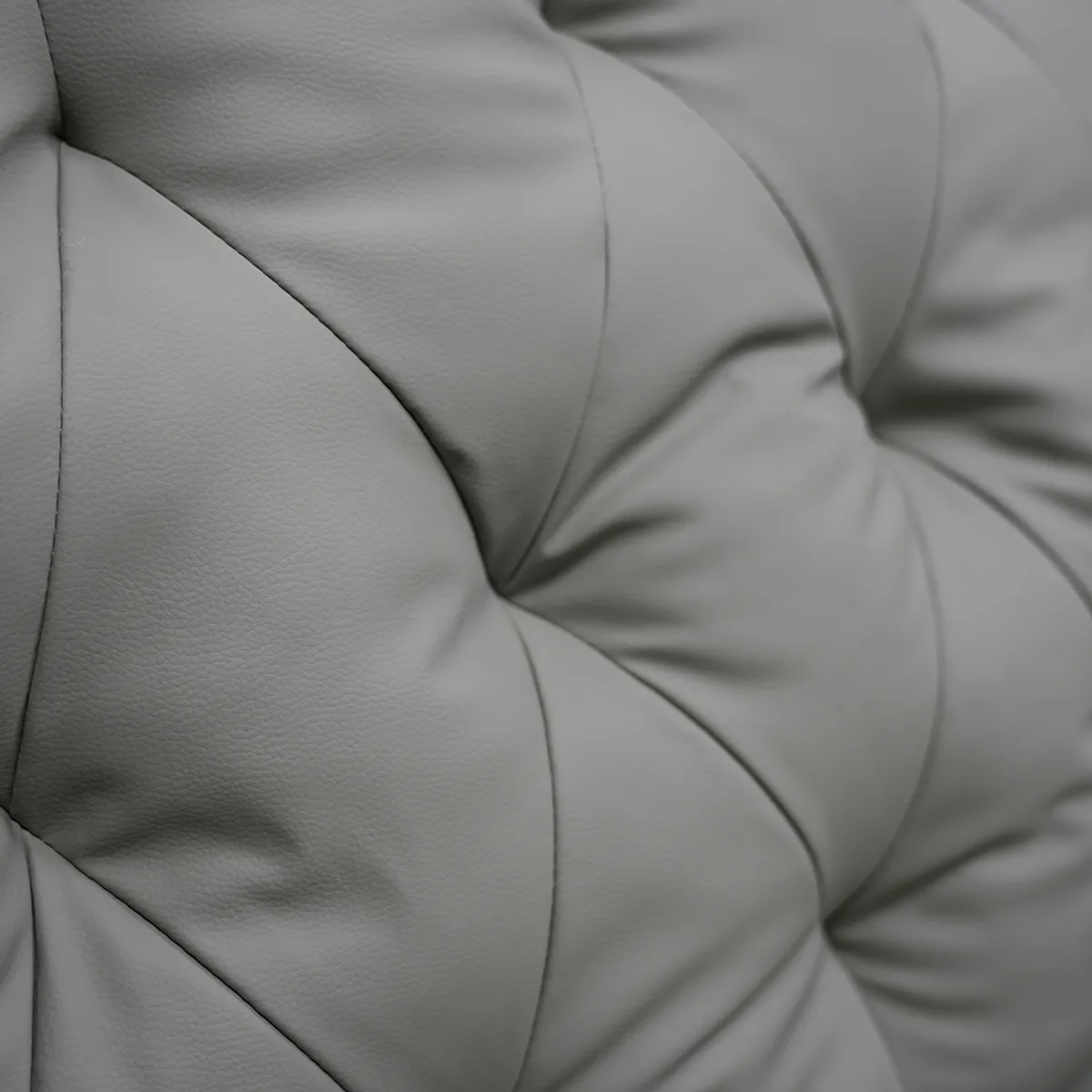 Diamond-patterned backrest