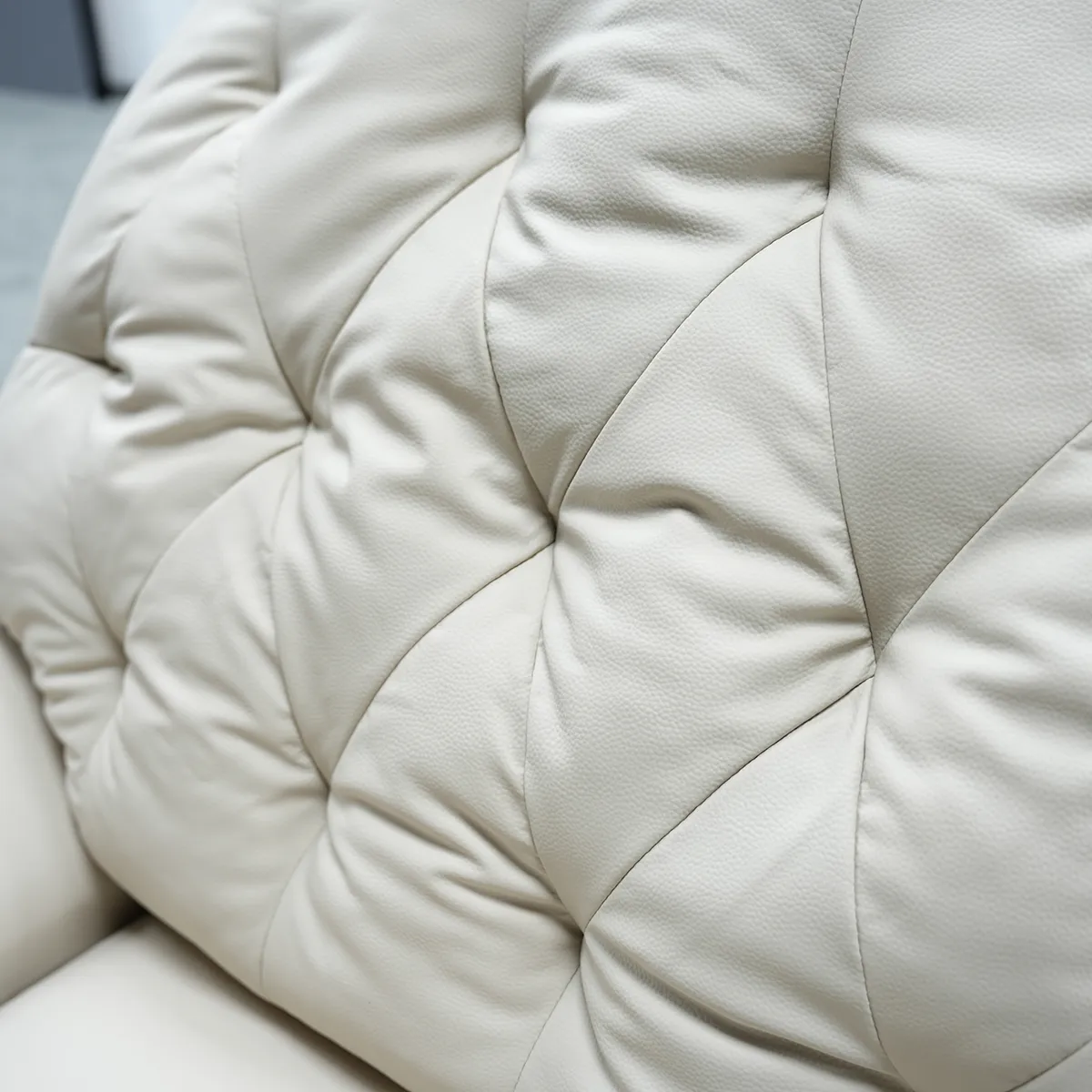 Diamond-patterned backrest