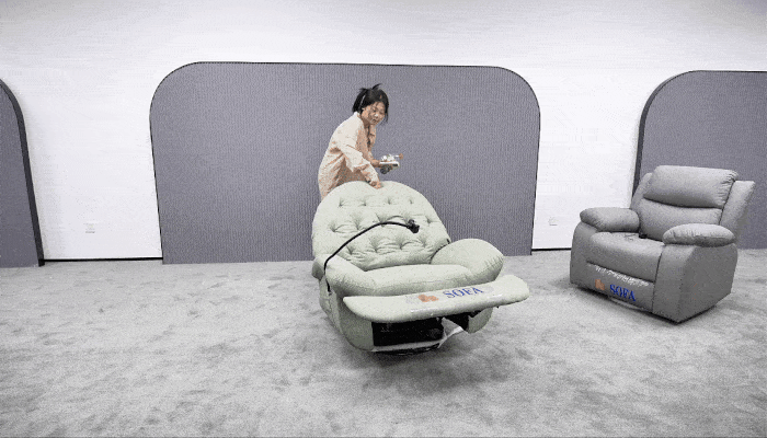 The chair remains stable while reclining and returning upright, with the base staying firmly supported on the floor.