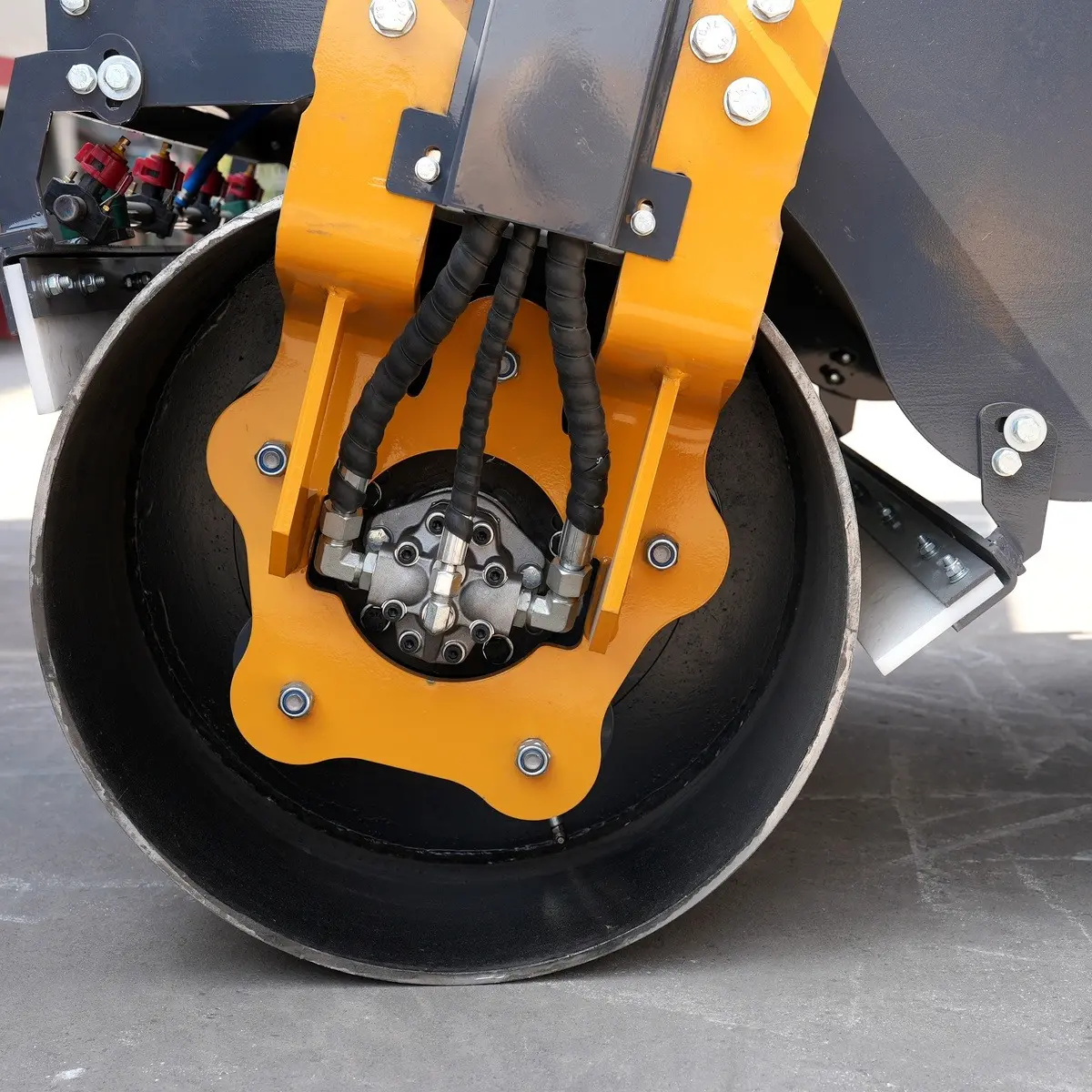 Steel wheel guard plate