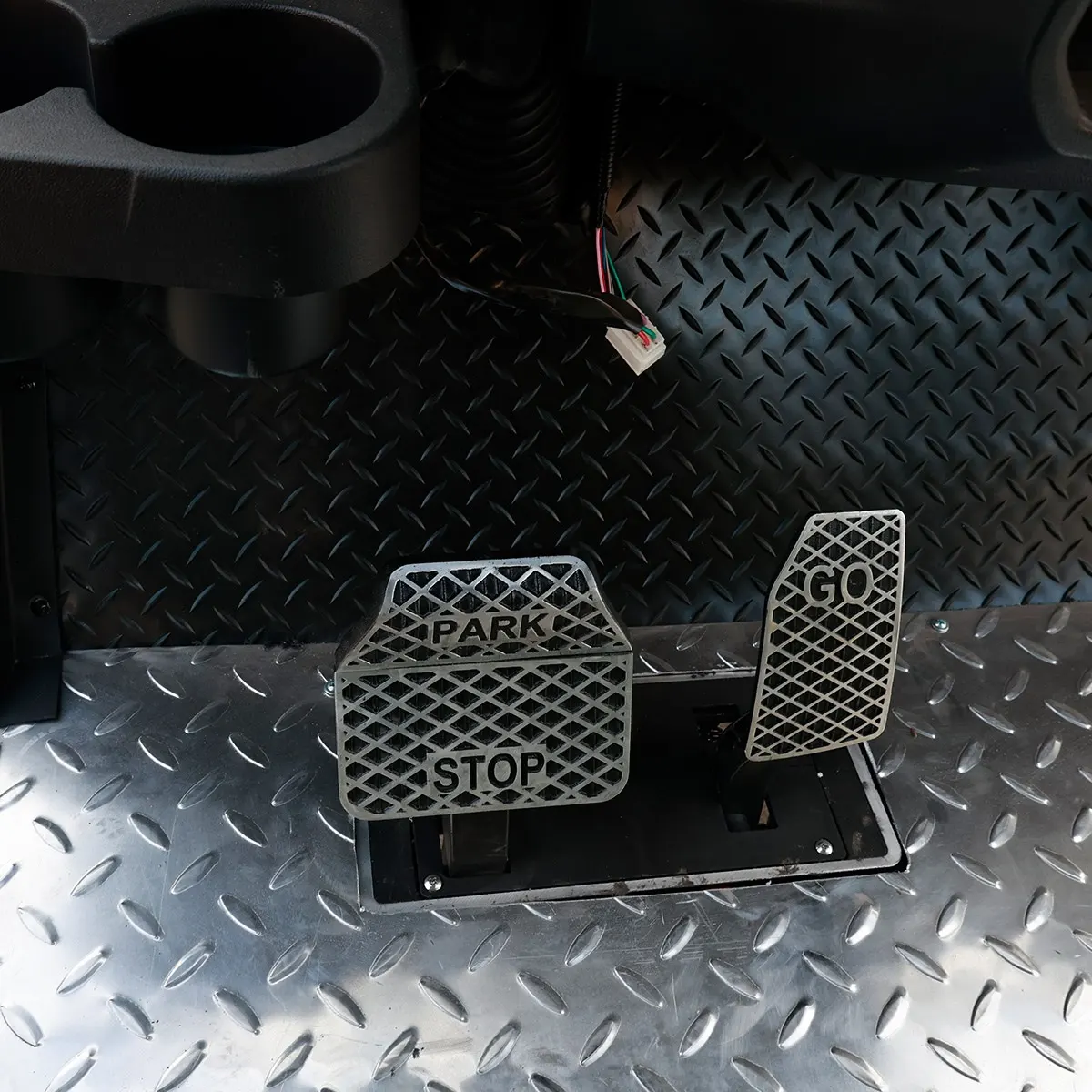 Golf - Xin Dalu - Jiu Xi-C6-Detalles-C6-Detalles-Pedal de freno